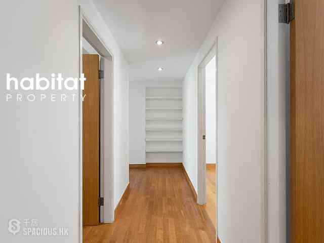 Mid Levels Central - Brewin Court 06