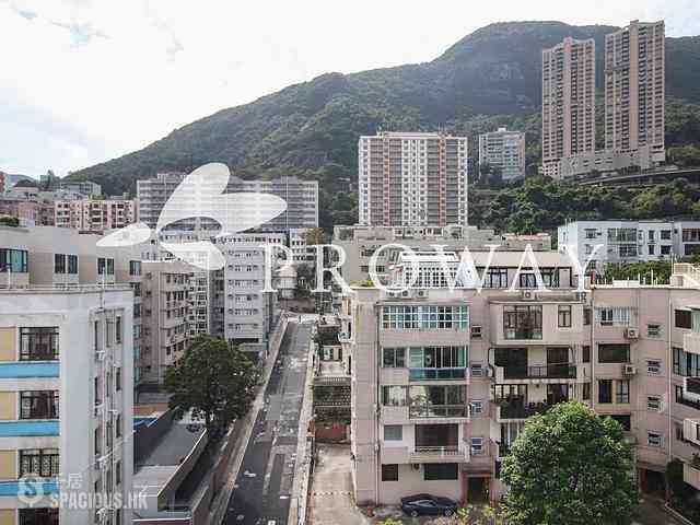 Happy Valley - Holly Court 02