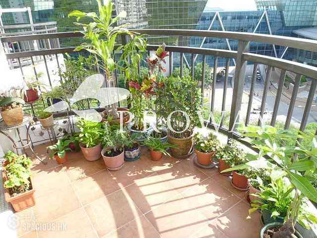 Pok Fu Lam - Baguio Villa Block 18 03