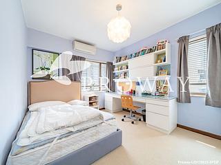 Pok Fu Lam - Baguio Villa Block 31 09