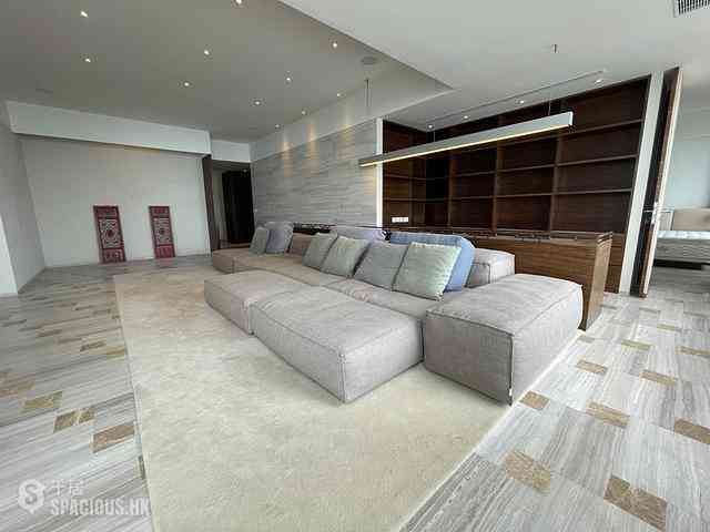 The Peak - La Hacienda Block B 02