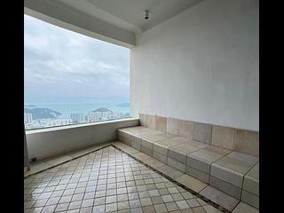 The Peak - La Hacienda Block B 04