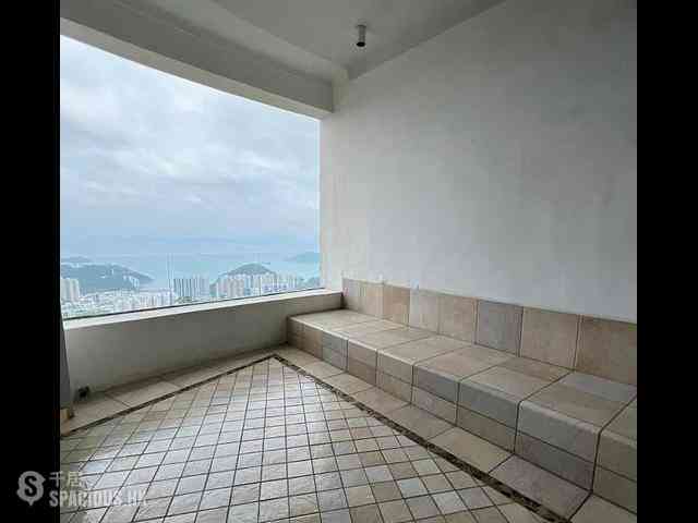 The Peak - La Hacienda Block B 04