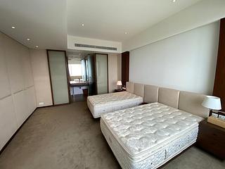The Peak - La Hacienda Block B 18