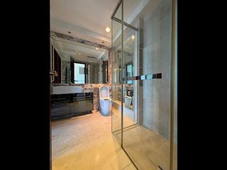 Wan Chai - The Avenue Phase 2 Block 3 03