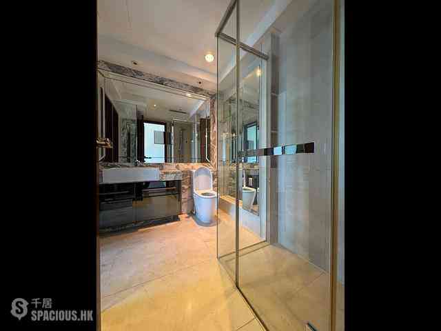 Wan Chai - The Avenue Phase 2 Block 3 03