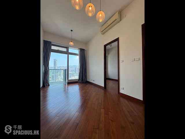 Wan Chai - The Avenue Phase 2 Block 3 04