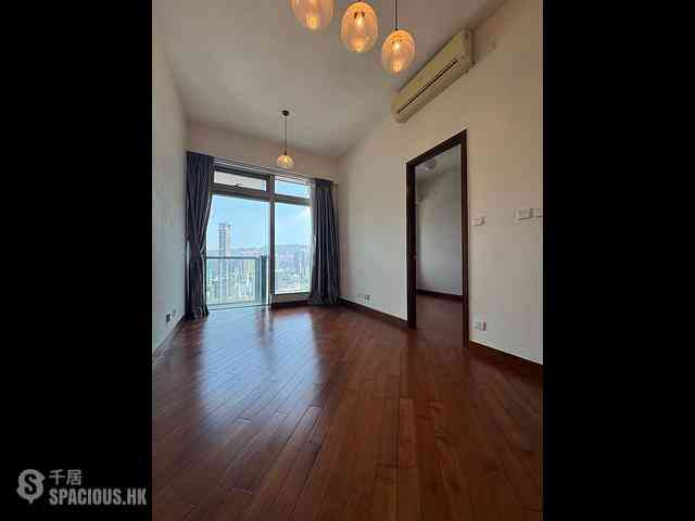 Wan Chai - The Avenue Phase 2 Block 3 05