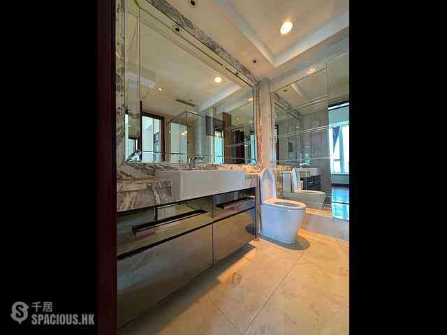 Wan Chai - The Avenue Phase 2 Block 3 07