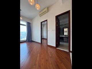 Wan Chai - The Avenue Phase 2 Block 3 08