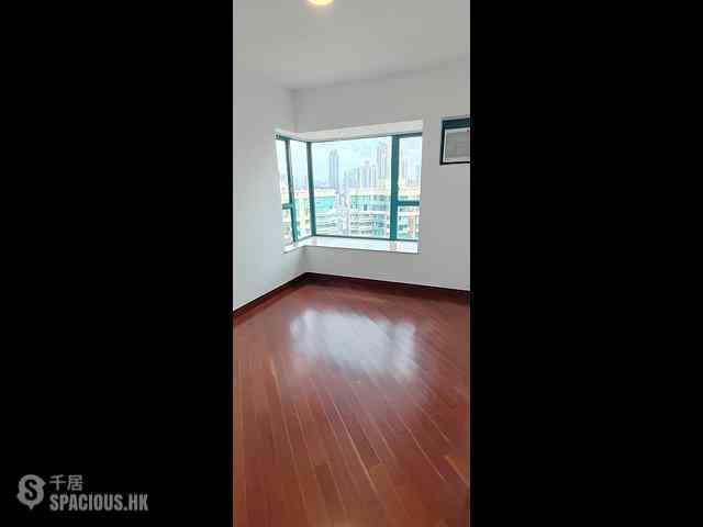 Tai Kok Tsui - The Long Beach 04