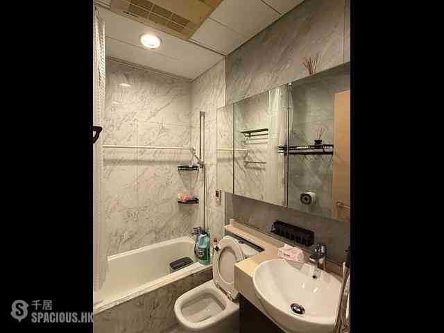 Sai Wan Ho - 18, Upper East 04