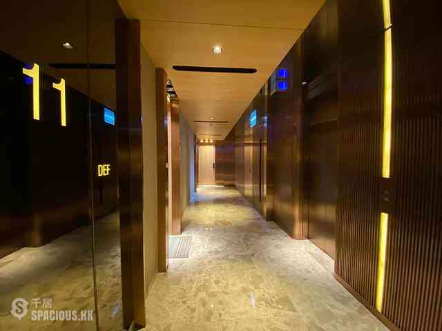 Wan Chai - The Gloucester 10