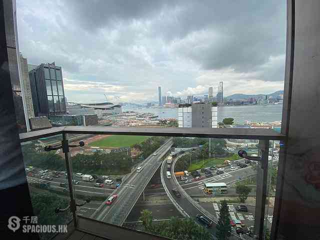 Wan Chai - The Gloucester 11
