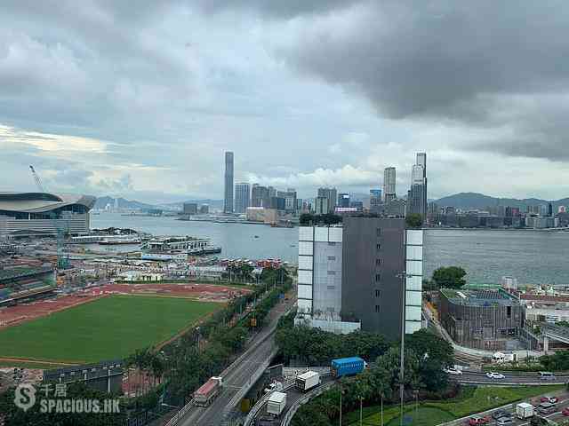 Wan Chai - The Gloucester 13