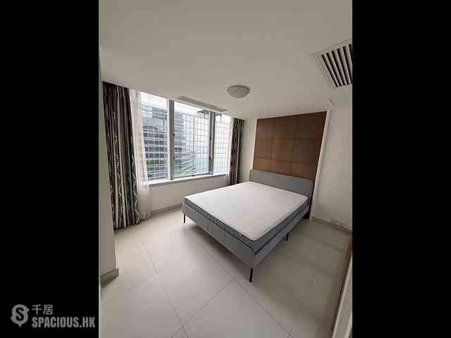 Wan Chai - Convention Plaza Apartments 05