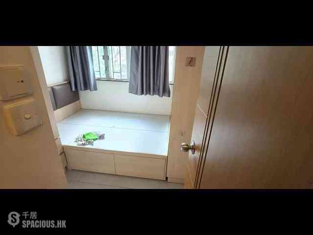 Shau Kei Wan - Sun Lee Building 04