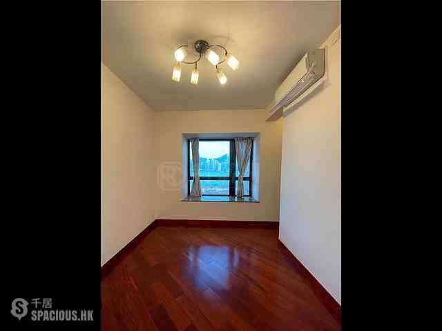 West Kowloon - The Arch Sky Tower (Block 1) 08