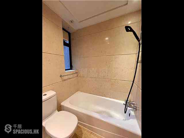West Kowloon - The Arch Sky Tower (Block 1) 10