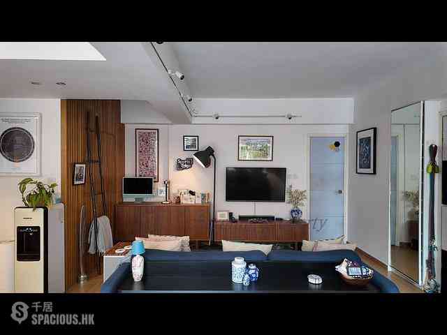 Happy Valley - 10-12, Shan Kwong Road 03