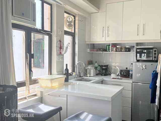 Sheung Wan - Kam Ho Mansion 04