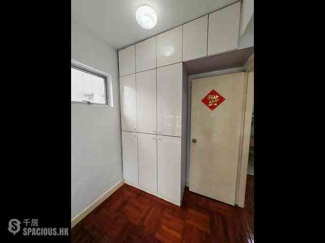 Causeway Bay - Hoi Sun Building 08