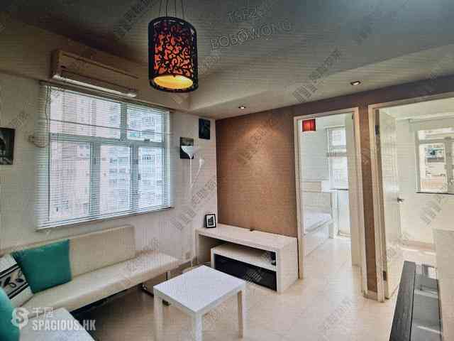 Wan Chai - Luen Fat Mansion 01