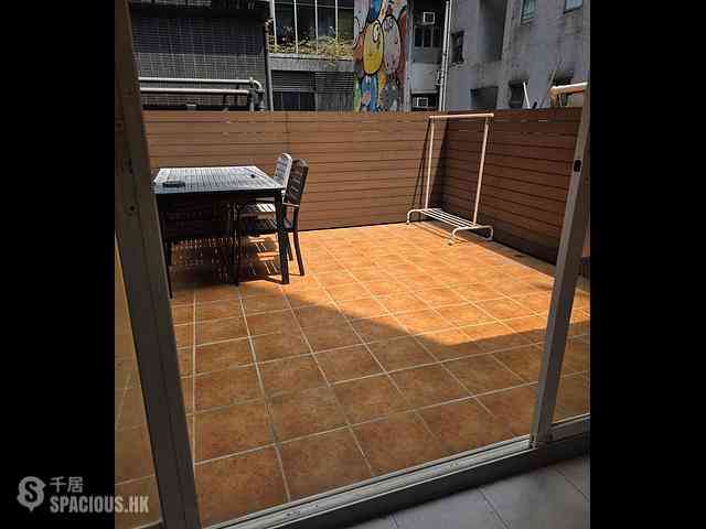 Sai Ying Pun - 16, Western Street 01