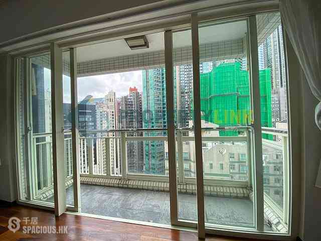 Soho - Centrestage 03