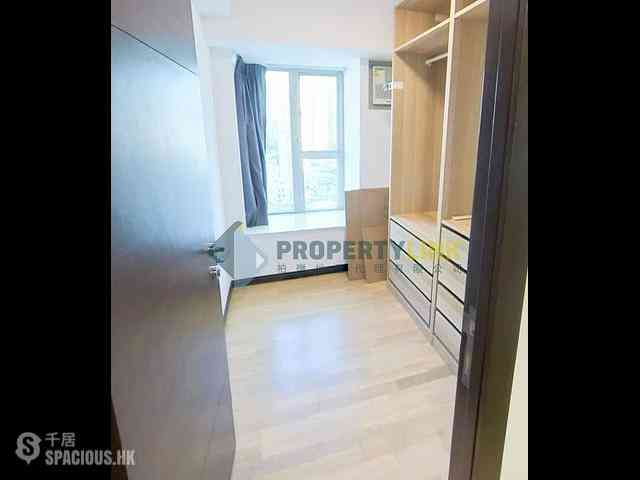 Sai Ying Pun - Centre Place 07