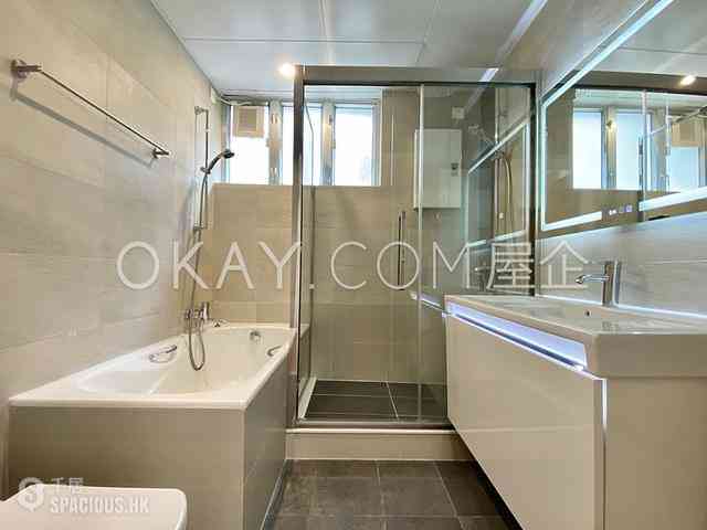 Mid Levels Central - Brewin Court 08