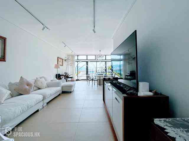 Chung Hom Kok - Pinewaver Villas 04