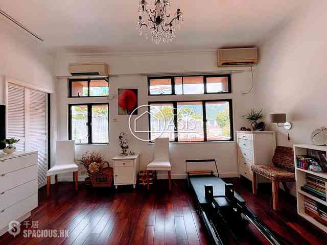 Chung Hom Kok - Pinewaver Villas 11