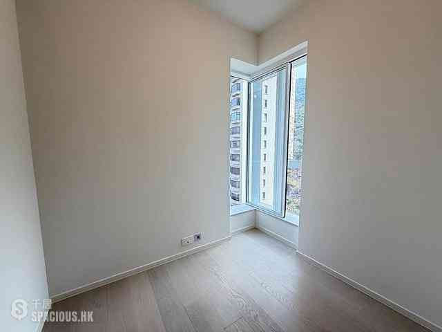 Wan Chai - 33 Kennedy Road 07