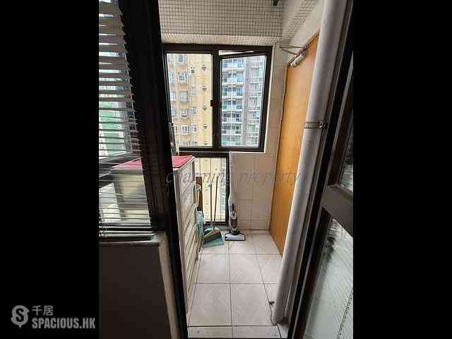 Wan Chai - Shu Tak Building 04