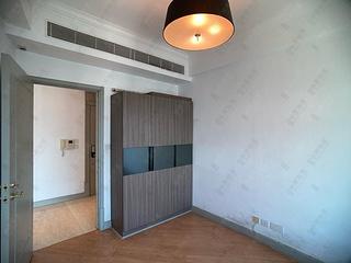 Mid Levels Central - Regence Royale Tower 2 05