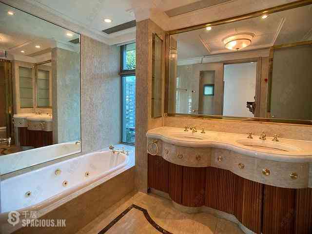 Mid Levels Central - Regence Royale Tower 2 10