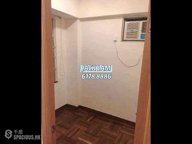 Mong Kok - Seng Fai Building 04