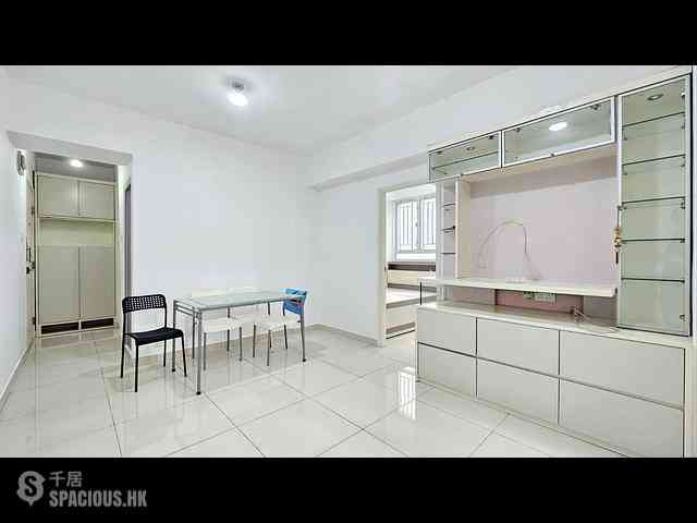 Wan Chai - Kwong Tak Mansion 01