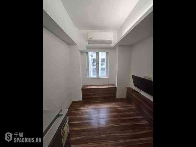 Wan Chai - Overseas Building 06
