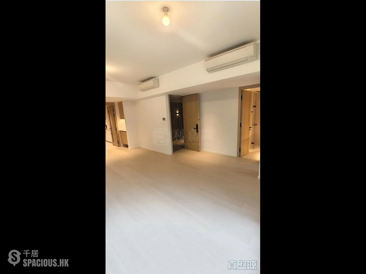 Wan Chai - 33 Kennedy Road 01