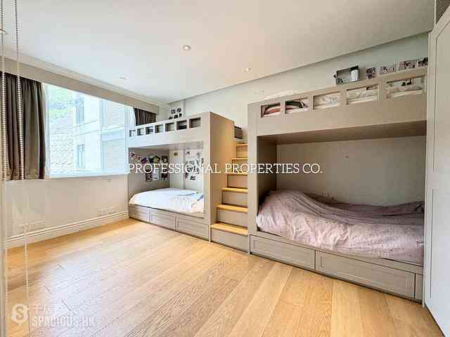 Stubbs Road - Evergreen Villa 09