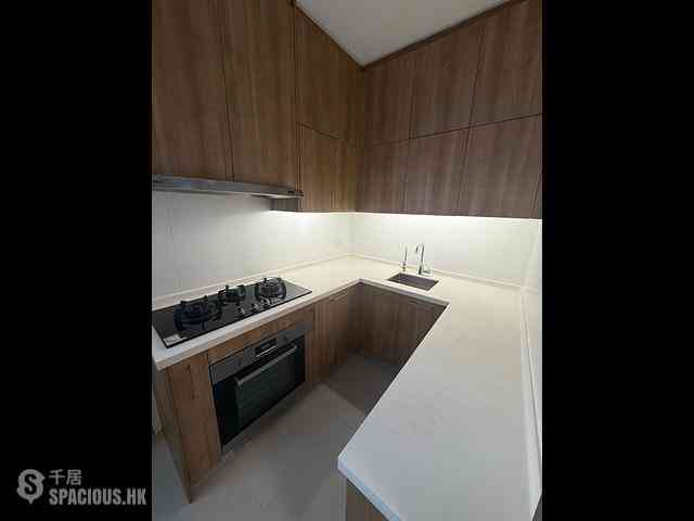 Leighton Hill - Starlight House 02