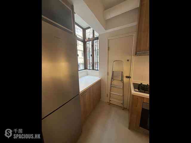 Leighton Hill - Starlight House 03