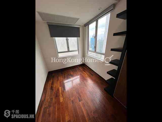 Mid Levels Central - Rich Court 04