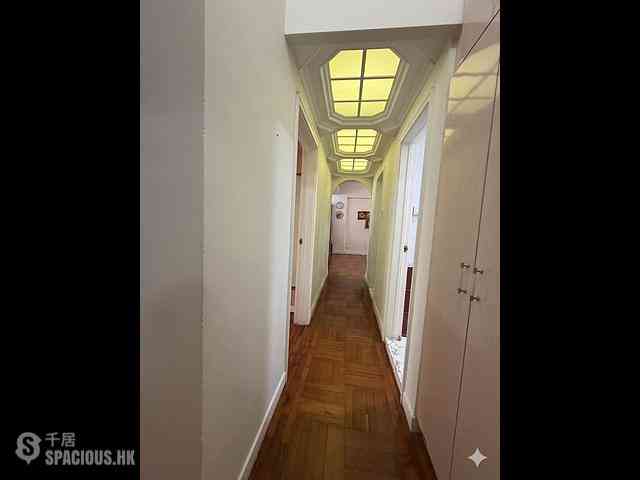 Happy Valley - Antonia House 04