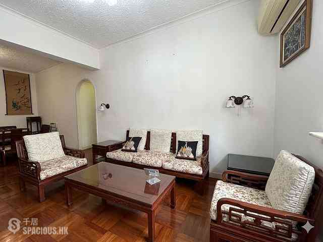 Happy Valley - Antonia House 09