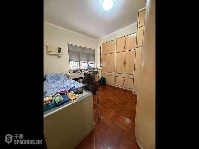 Happy Valley - Antonia House 12
