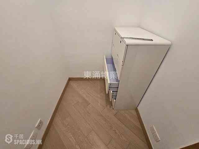 Tung Chung - Century Link Phase 1 Tower 6B 03