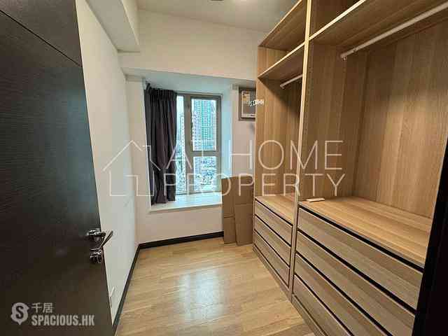 Sai Ying Pun - Centre Place 08